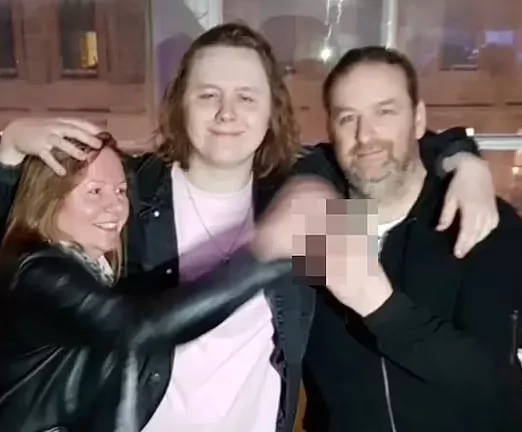  Lewis Capaldi Parents