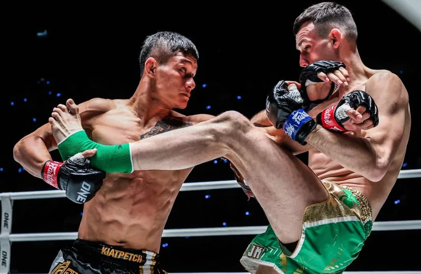 ONE Championship : "เสือแบล็ค" ท.พราน 49 โชว์ความแข็งแกร่ง คว้าสัญญา ONE ด้วยการสยบเคร็ก โคกลีย์