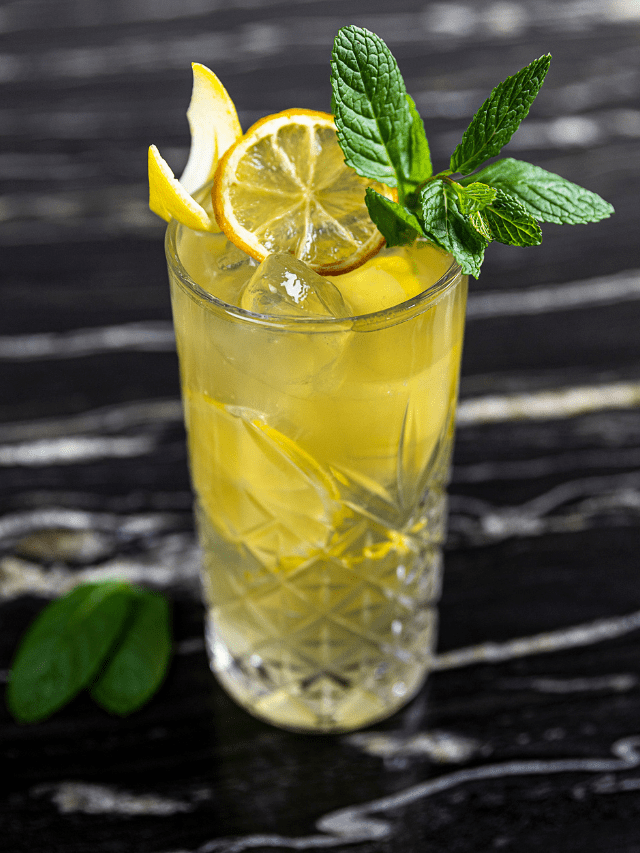 What cold drinks help a sore throat