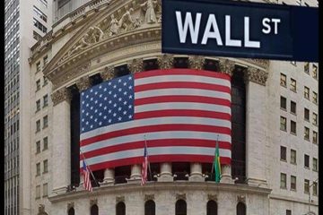 Anticipating a Year-End Surge: Wall Street Awaits the ‘Santa Rally’ with Stocks Nearing Records